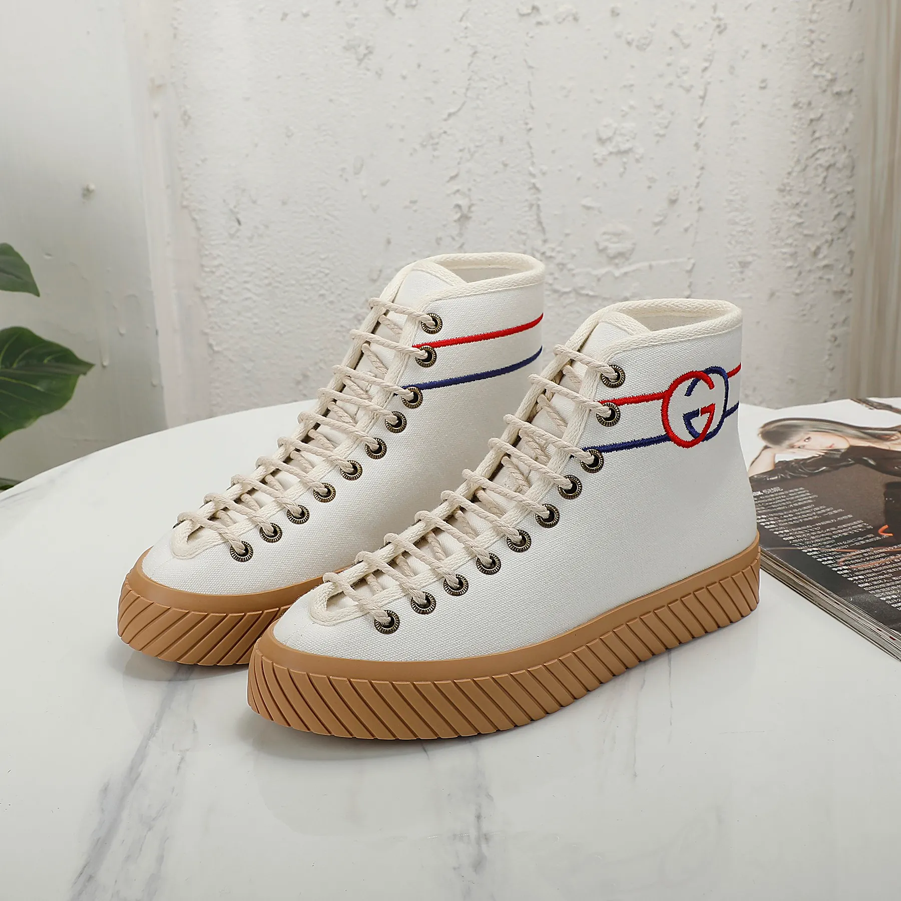 Men 👟👟Ex-factory price 440👟👟 +10 GUCCI, couple style, other colors also available, you can also place an order with pictures